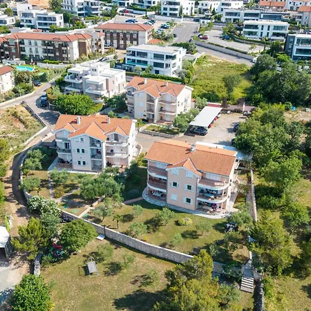 Mare & Mons Seafront Apartamento *
