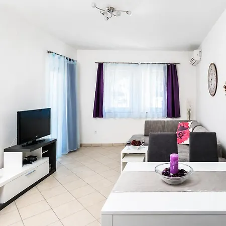 Mare & Mons Seafront Apartamento *