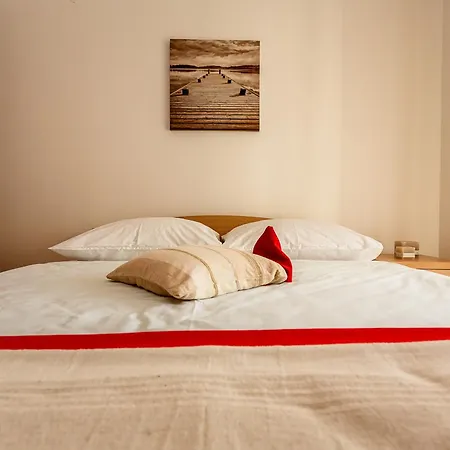 Mare & Mons Seafront Apartamento Malinska
