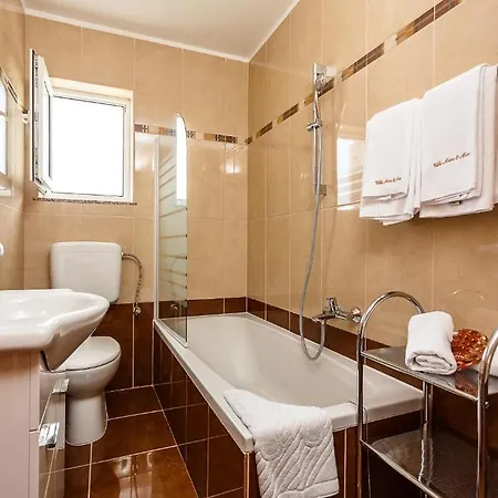 Mare & Mons Deluxe Апартаменты *
