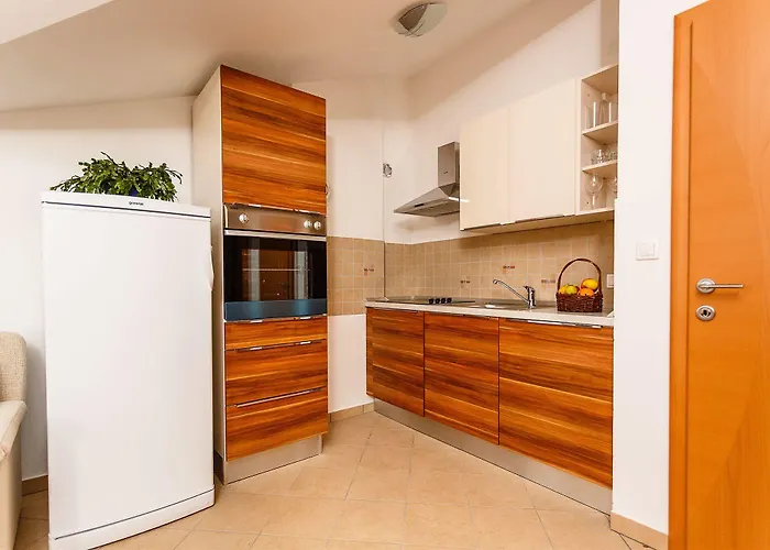 Mare & Mons Seafront *