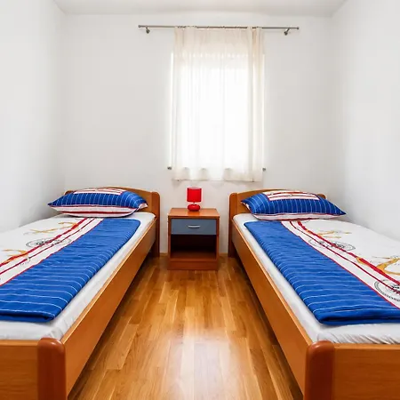 Mare & Mons Seafront Apartman *