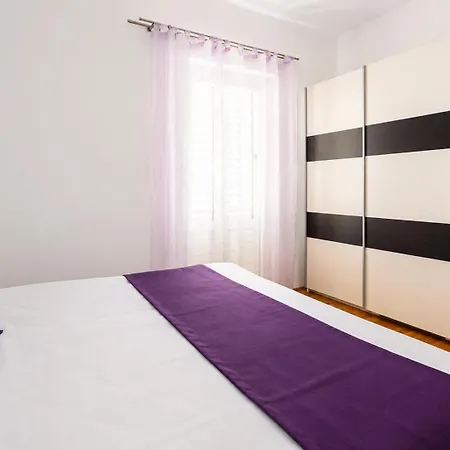 Mare & Mons Seafront Apartman *