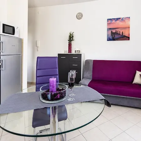 Mare & Mons Seafront Apartment