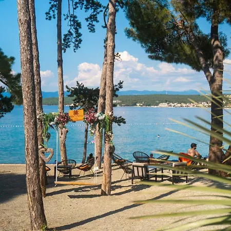 Mare & Mons Seafront *