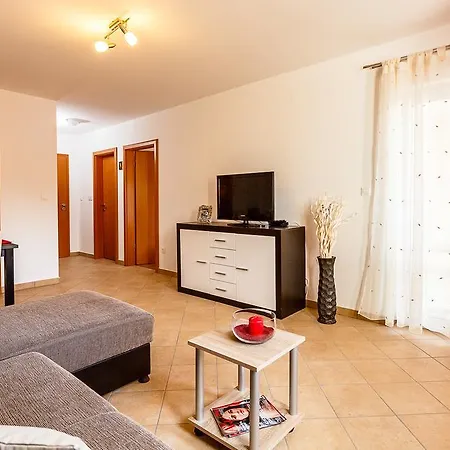 Mare & Mons Deluxe Apartment *
