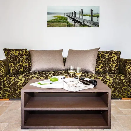 Mare & Mons Deluxe Apartment *