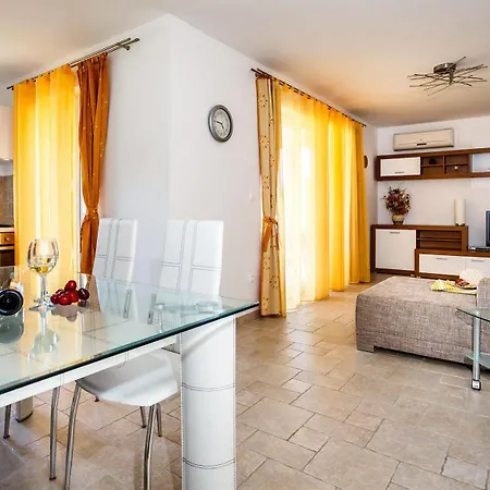 Apartment Mare & Mons Deluxe Malinska