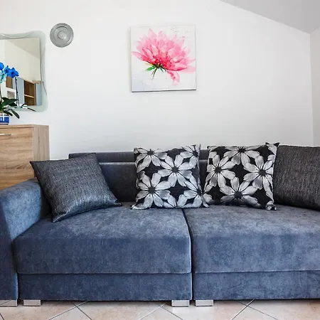 Mare & Mons Deluxe Apartment *
