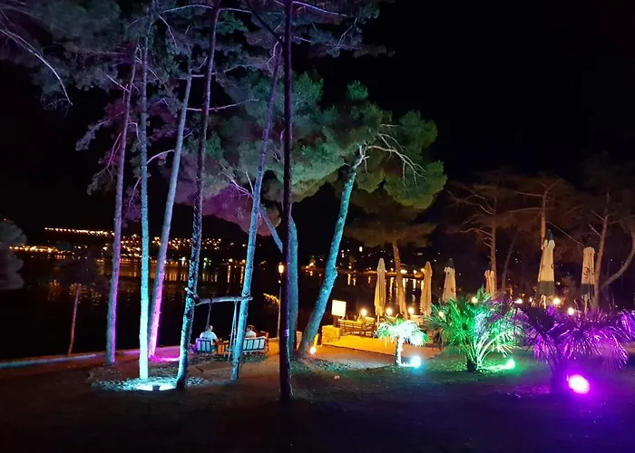 Mare & Mons Seafront