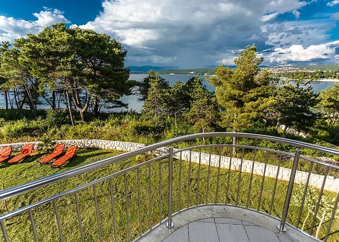 Mare & Mons Seafront Apartment Malinska
