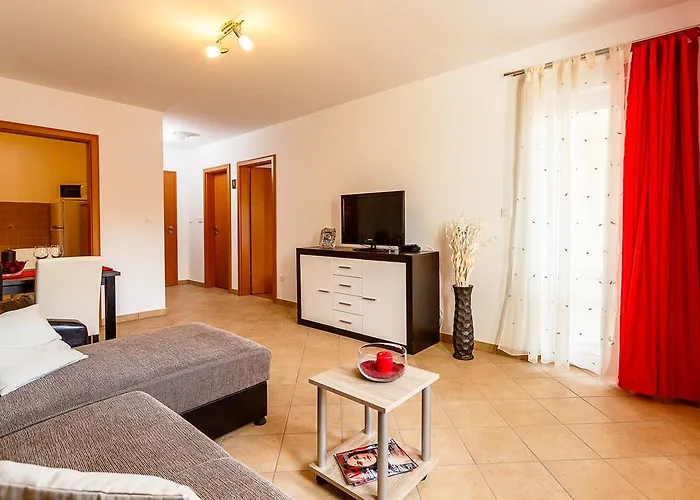 Mare & Mons Seafront Apartment *