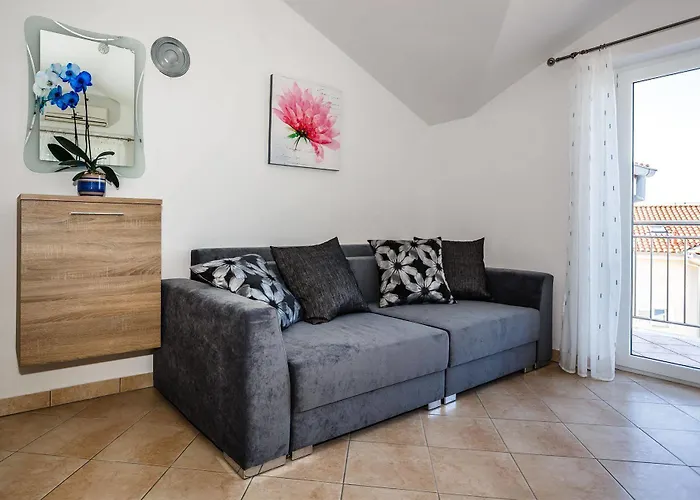 Mare & Mons Seafront Apartment Malinska