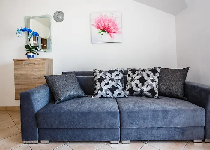 Mare & Mons Seafront Apartment *