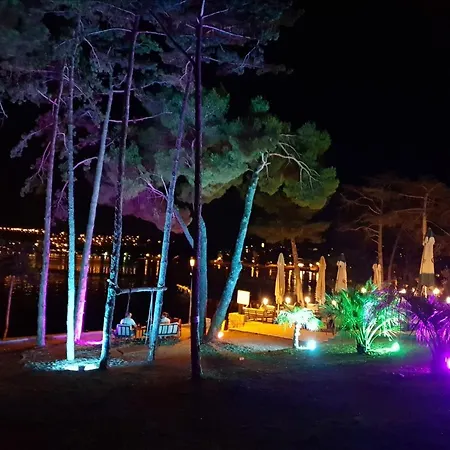 Mare & Mons Seafront