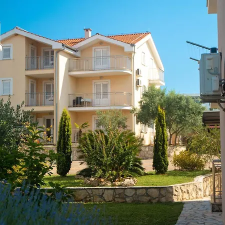 Mare & Mons Seafront Apartment