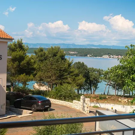 Mare & Mons Seafront Apartment *