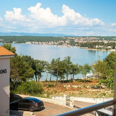Mare & Mons Seafront Apartment