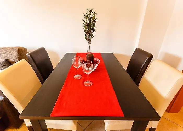 Mare & Mons Seafront